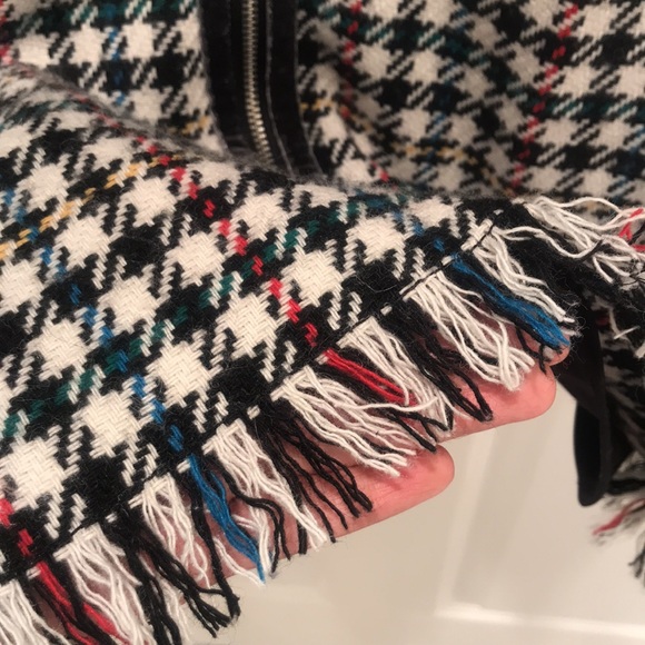 Zara. Beautiful dress with back zipper. Size small - Picture 9 of 9